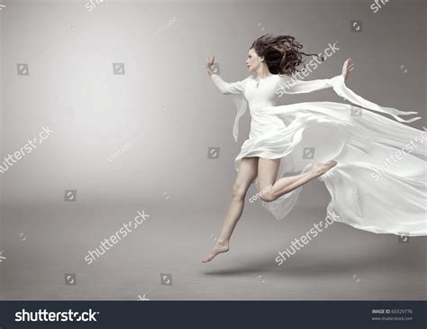 3671 Beautiful Woman Wearing Dress Running Images Stock Photos