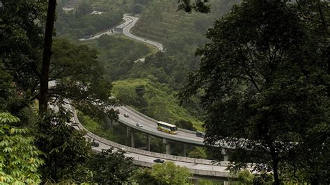 Residents living nearby often heard people screaming and crying late at night. The Most Haunted Places In Malaysia: KARAK HIGHWAY, PAHANG