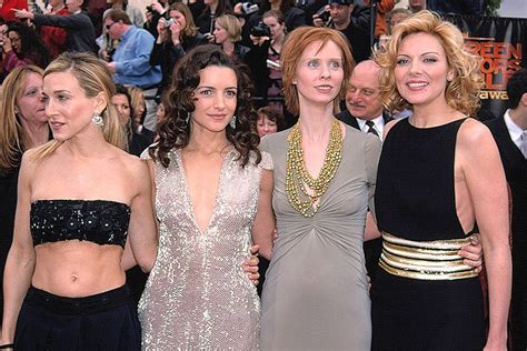 Вы можете смотреть онлайн все серии сериала «секс в большом городе» на сайте кинотека нтв плюс в hd качестве. Актрисы "Секса в большом городе": кто и какие процедуры ...