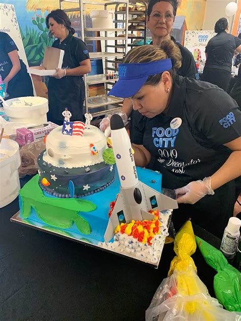 Food City Bakery Artists Showcase Talent In Cake Decorating Competition