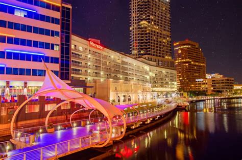 A Tampa Riverwalk Date Night For Any Style In 2020 Tampa Riverwalk
