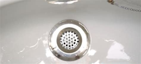 What You Need To Know When Unclogging Bathtub Drains
