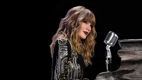 Swift's netflix special is a love letter to the audience at her shows, and to her fans in general. Taylor Swift reputation Stadium Tour | Netflix Official Site