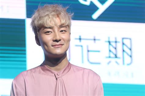 Singer Roy Kim Questioned Over Alleged Sharing Of Porn