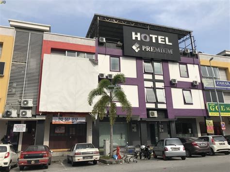 İlçede çeşitli yeni mağazalar, bir alışveriş merkezi. Bandar Meru Raya, Ipoh | IQI Global