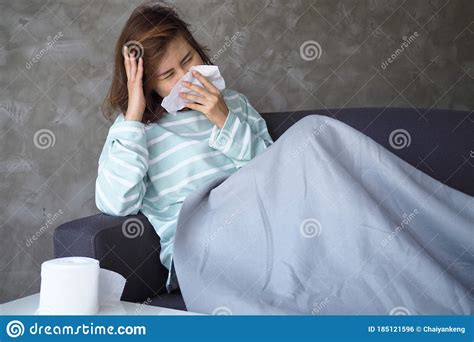 Asian Women Have Severe Headache And Runny Nose After Being Bitten By