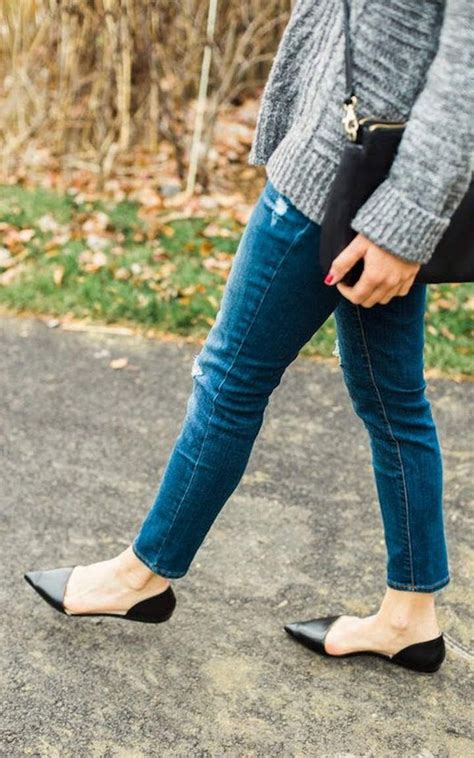 Trendy And Chic Outfits With Pointy Flats That You Can Wear This Spring Fashion Sweater