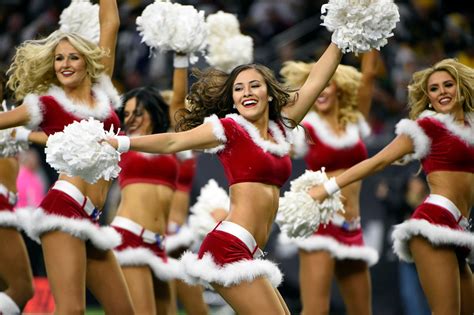 Former houston texans cheerleader hannah turnbow, center, speaks sitting between attorneys kimberley spurlock, left, and gloria allred, right, during a press conference announcing a lawsuit on. 5 ex-nfl cheerleaders are suing the houston texans for ...