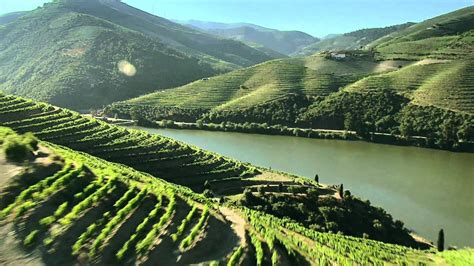 Portimão ist einer der beliebtesten reiseziele im süden portugals und die größte stadt der felsalgarve. Portugal - The beauty of simplicity _ HD Portugal ...