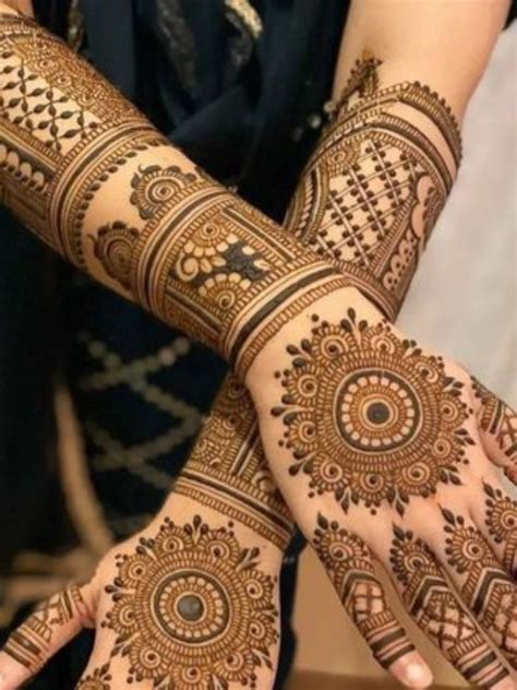 Simple Mehndi Design Ideas For Newly Married Girl Trendradars India
