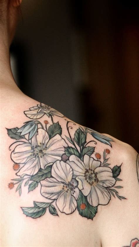 30 Exquisite Flower Tattoos For Girls