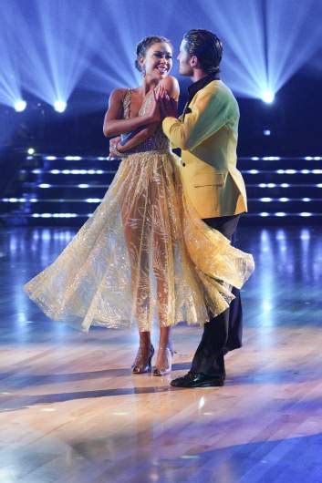 What Happened To Bachelorette Gabby Windey On Dwts Episode 2 The Hiu