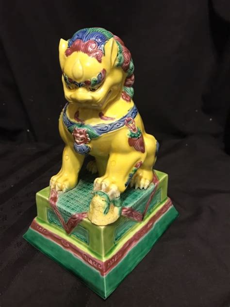 This hd wallpaper is about red and yellow foo dog figurine, dragon, gold, ornaments, cultures, original wallpaper dimensions is 1600x1200px, file size is 558.37kb. Valuable: Vintage Chinese Porcelain Foo Dog Statue Rare ...