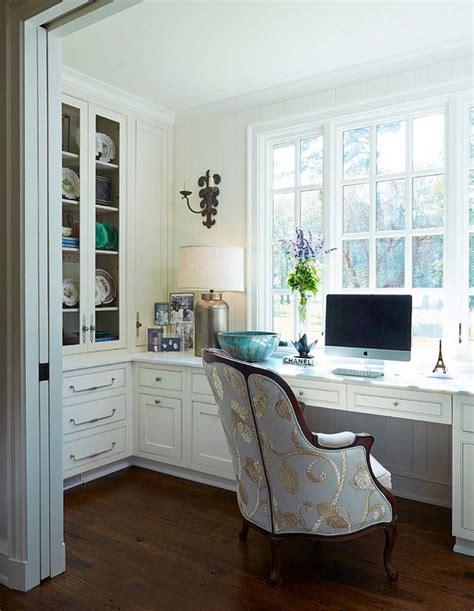Twenty Amazingly Chic Home Offices Home Office With Built Ins Cozy