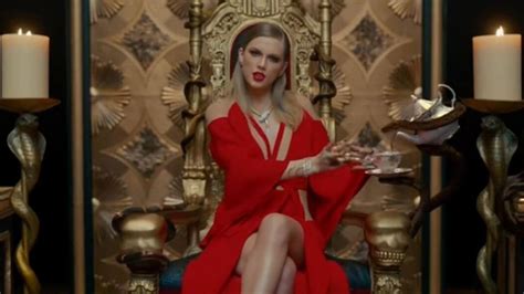 Taylor Swift S Epic Look What You Made Me Do Music Video Decoded Kare Com