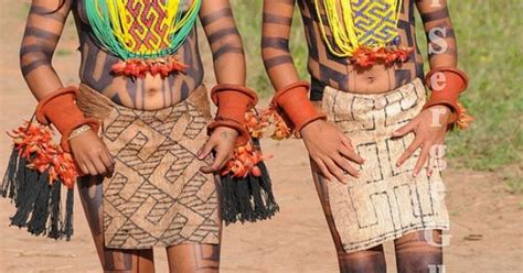 karajá girls ~ amazon ~ karajá people live in a 180 mile long area in central brazil in the