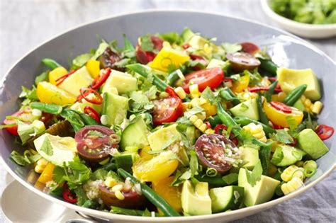 L'un des aspects les plus intéressants des recettes de salades composées est qu'elles permettent de combiner plusieurs groupes de nutriments essentiels, en modérant la quantité totale de calories. 1001 + idées de salade composée originale saine et ...
