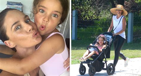 Ex Home And Away Star Jodi Gordon Takes 4 Year Old Daughter For A Stroll