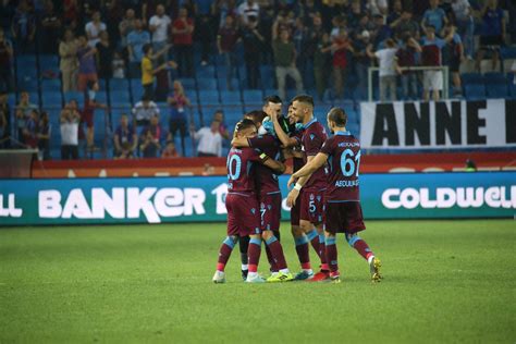 Trt 1'i diğer kanallardan ayıran bir özellik vardır. CANLI İZLE | Trabzonspor AEK maçı canlı yayın TRT1 - Sayfa ...