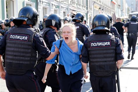 russian police arrest more than 1 000 in moscow election protest
