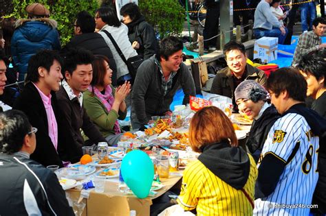 Ueno Park Sakura Food Friends And Drink Great Combinati
