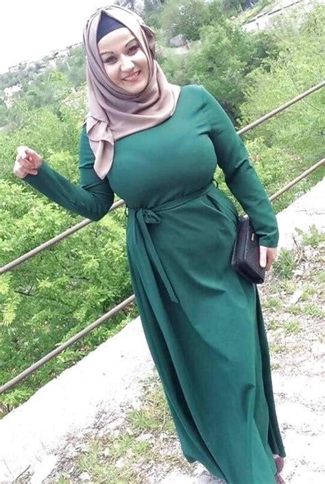 Pin By Stan On Abaya Hijab Boobs Beautiful Arab Women Curvy Girl