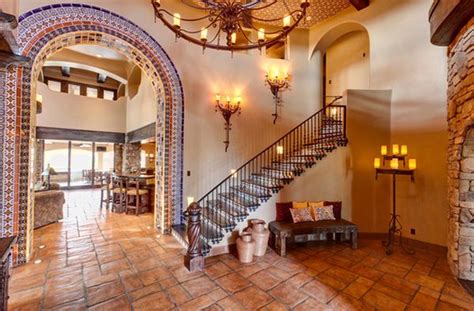 Here are 11 home decor ideas from the pros that don't break the bank. Home Decorating Ideas - The Spanish Style