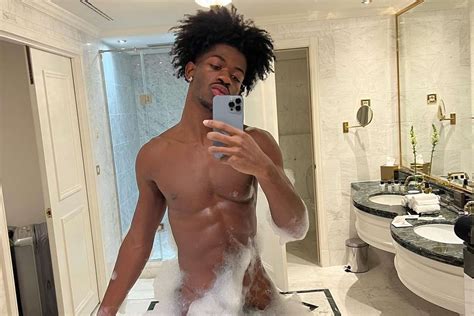Lil Nas X Strips Down To Show Off His Abs In Nude Bubble Bath Selfies