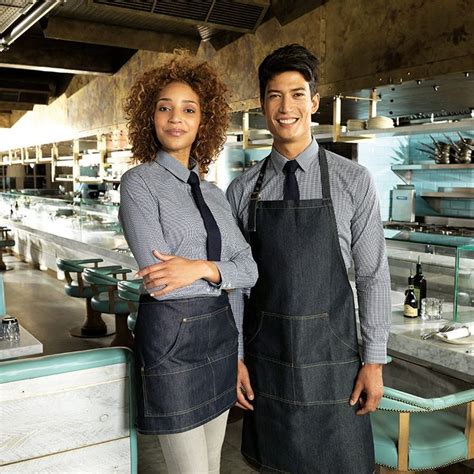 5 Things To Consider When Selecting Your Restaurant Uniforms