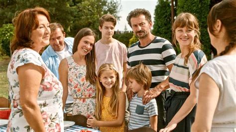 Клэр дэйнс, мэнди пэтинкин, руперт френд и др. Ženy v běhu (2019) - Filmový přehled