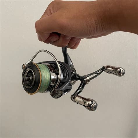 Daiwa 15 Luvias 2506H With Livre Wing 92 Fino Knobs Spinning Fishing