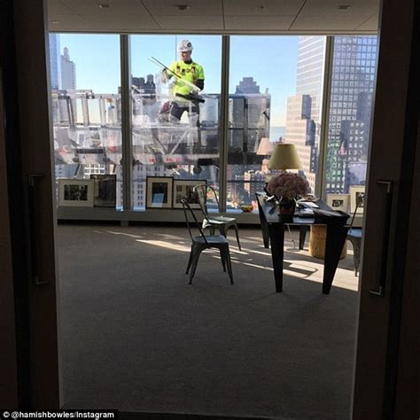 Inside Anna Wintour S New Workplace At One World Trade Center Daily Mail Online