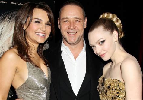 russell crowe et samantha barks en couple closer