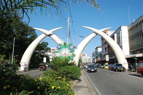 Tusks Monument Mombasa Kenya Coast Places To Go Vista Mombasa