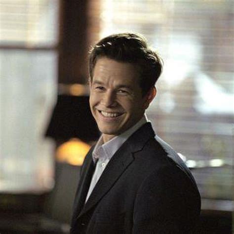 Mark wahlberg seemed unrecognizable in his new movie set. Loving the smile | Mark wahlberg, The italian job, Actor ...