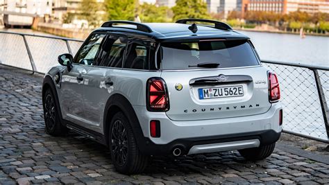 Mini Countryman Plug In Hybrid Review Gallery 2020 Carbuyer