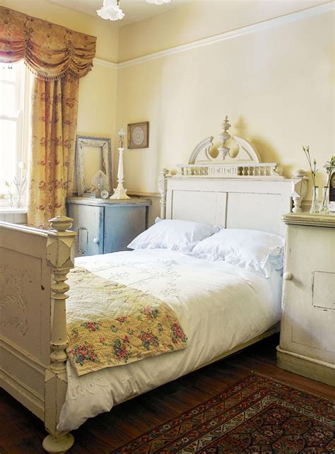 17 Romantic French Style Bedroom Ideas Real Homes Frenchcountrystyle