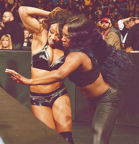 Alicia Fox Vs Naomi Wwe Womens Division Total Divas Wwe Womens Womens Wrestling Wwe Divas