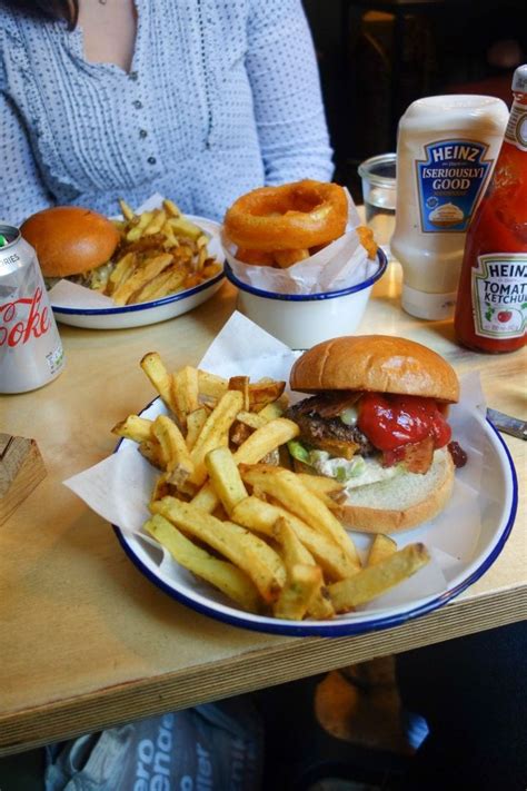 Best Places to Eat in London for First Time Visitors #london #