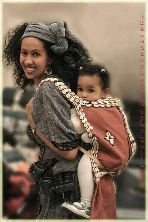 Mother And Child Ethiopian People Ethiopian Women African Girl