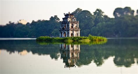The country is bordered by the gulf of thailand to the southwest, cambodia and laos to the west, and china to the north. Ha Noi | Vietnam Tourism