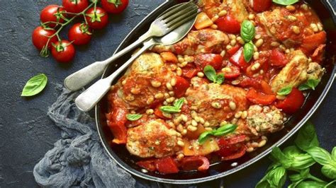 During a medium bowl, combine sour cream, garlic powder, flavoring, pepper, and 1 cup of parmesan cheese. The Pioneer Woman's Tuscan Chicken Sheet Pan Supper ...