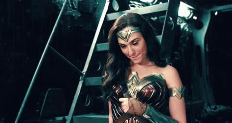Reaction Wonder Gif Reaction Wonder Woman Discover Share Gifs