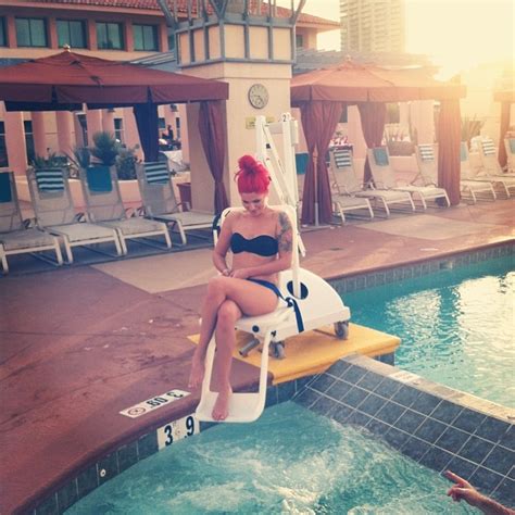 15 Pics Of Carly Aquilino Being Funny Hot And Having The Best Hair Photos 97 9 The Box 97