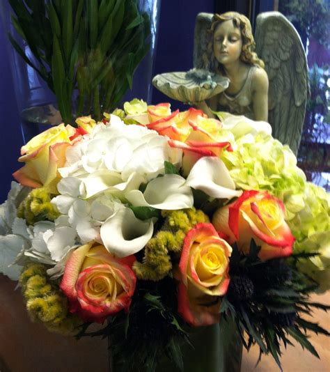 Send flowers cheap without losing out on the quality of your favorite floral arrangements. Hydrangea, Calla Lilies and Roses | Calla lily, Flower ...