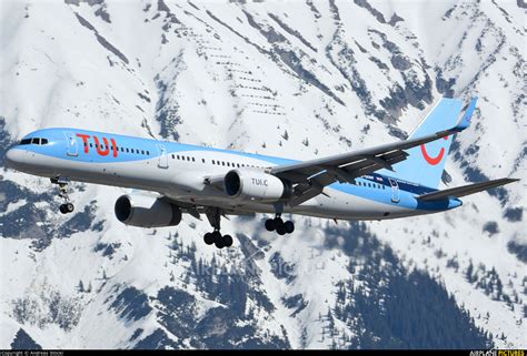 G Oobf Tui Airways Boeing 757 200 At Innsbruck Photo Id 1177976