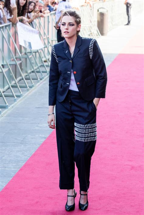 Celebrating the legacy and art of kurt cobain. Celebs Who Said Screw It To Gender Fashion Norms