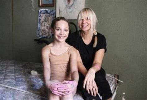 Dance Moms Maddie Ziegler Says Shia Labeouf Smelled Bad In Elastic Heart Video Daily Mail Online