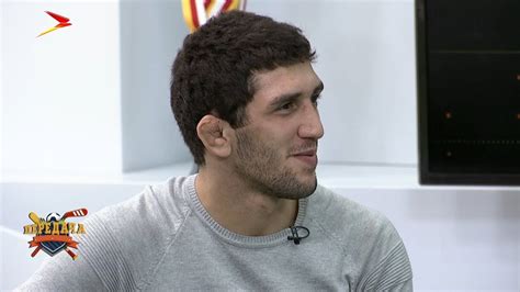 Олимпийский чемпион сидаков садится на край арены обнимает тренера и не может слез. Борьба на всех уровнях. Передача - YouTube