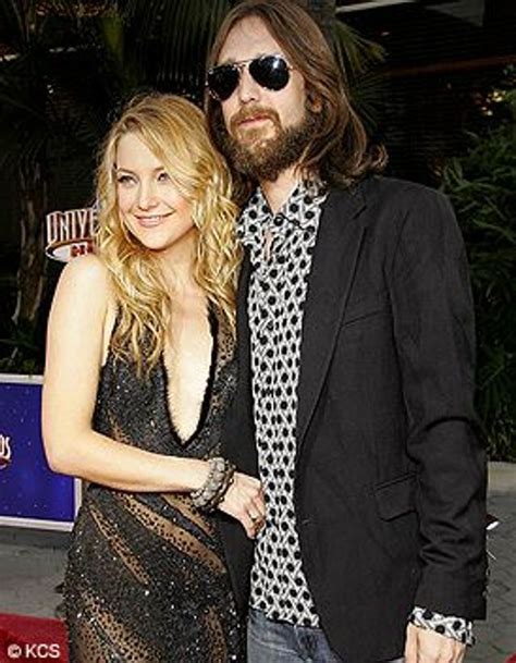 Black crowes' front man chris robinson (r.) with wife allison bridges. Kate Hudson et Chris Robinson - Les divorcés de 2007 - Elle
